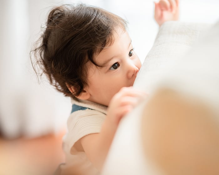 일어서는 아이
